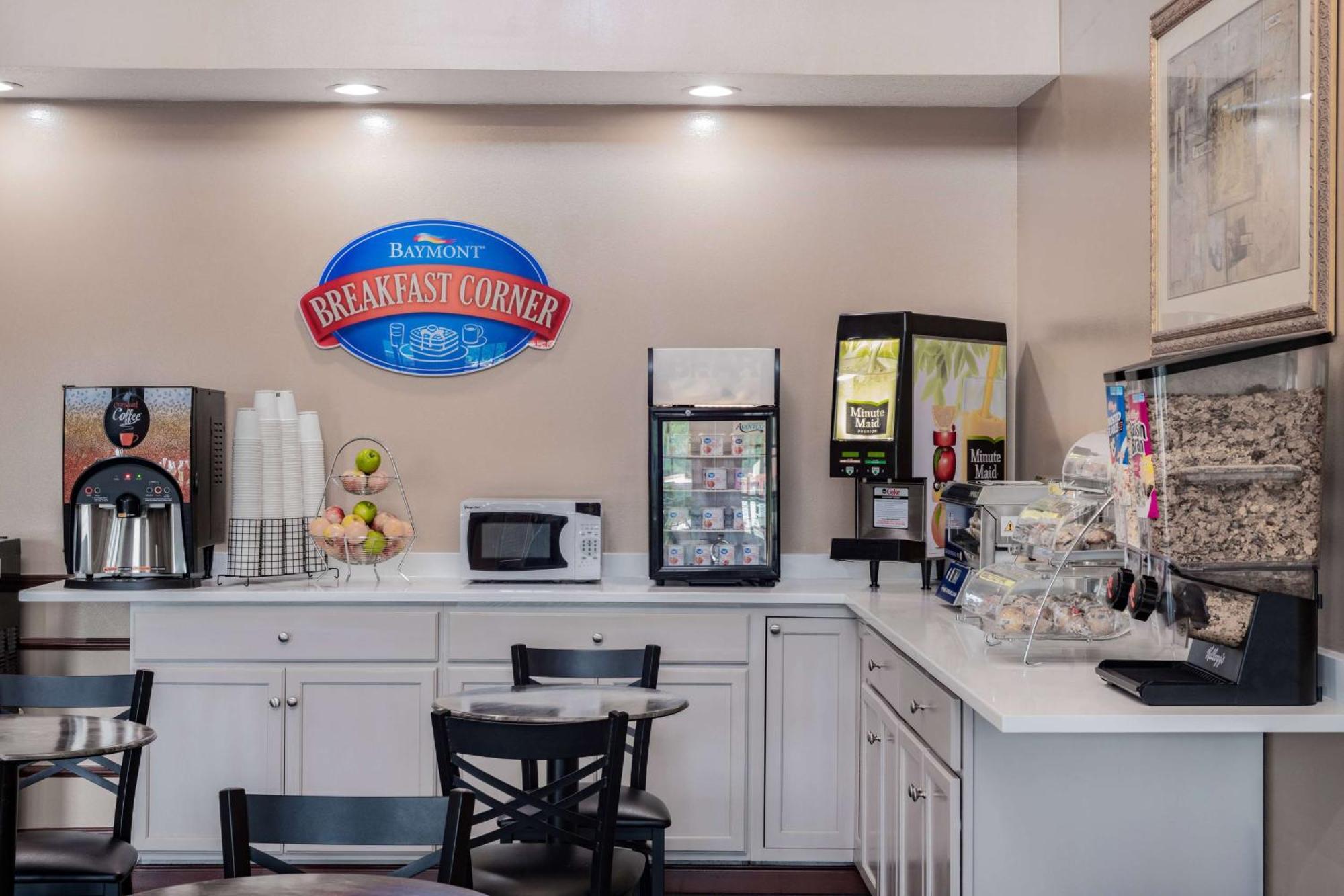 Baymont By Wyndham Commerce Ga Near Tanger Outlets Mall Exterior foto